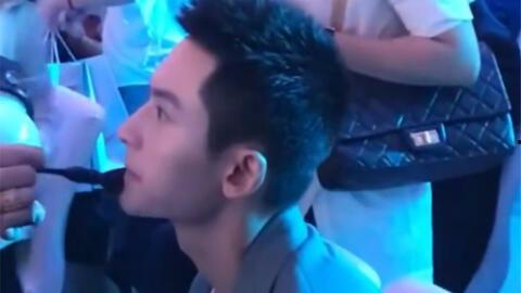 吃娱乐瓜的女孩是谁